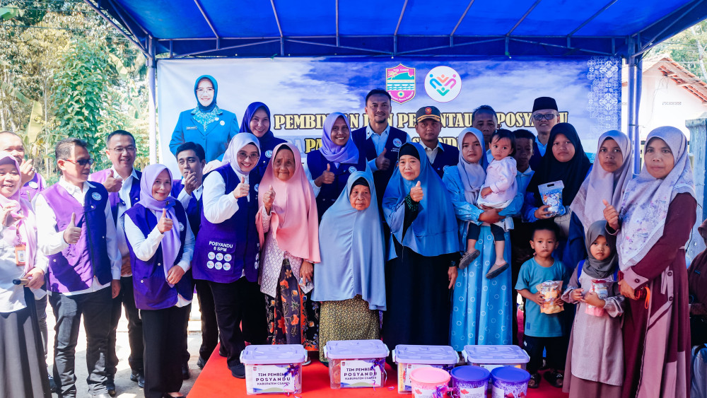 Ketua Tim Pembina Posyandu Kabupaten Ciamis melakukan Pembinaan pada Posyandu Tunas Mekar 1 di Hari Posyandu Nasional 2026